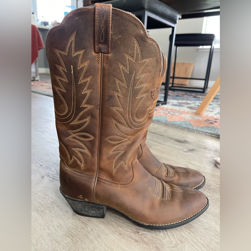 Ariat western boots size 9